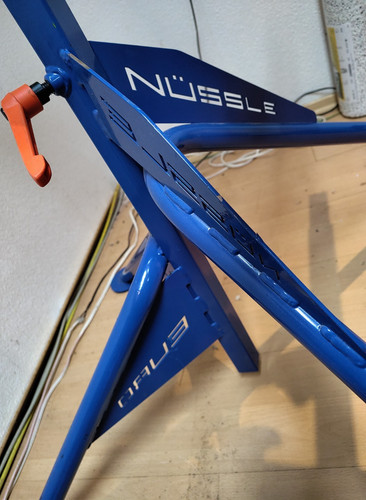 Nüssle lackierständer mit - nüssle,